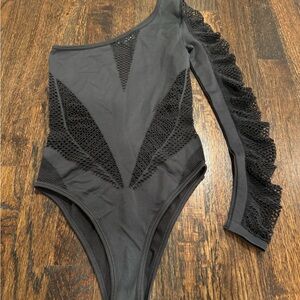 Zara one sleeve boy suit. Never worn before.